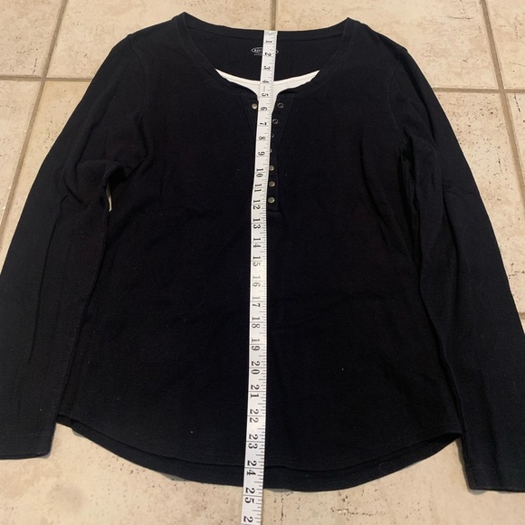 Northern Reflections Black & White Layered Henley Top, Size M - Picture 5 of 5